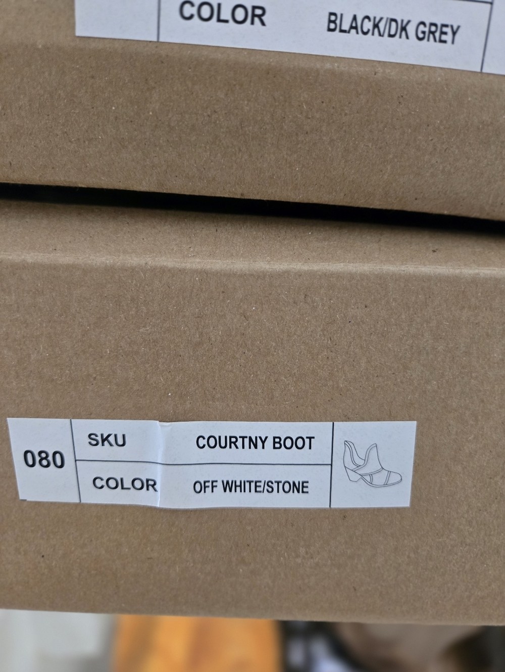 Courtny Boot Women’s Ankle Boot - Off White/Stone Size 8 New***